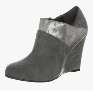 ⭐️BOGO FREE⭐️ GOMAX Frasia NiB Gray or Brown Wedge Ankle Booties